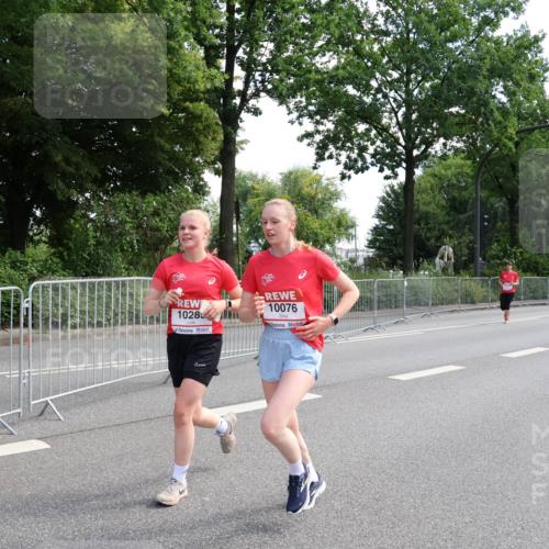 08.06.2024 - REWE Women's Run Strokosch-Dieckow http://msf.ph/oto/6258929 09.06.2024 09:57:55 Laufen 10283, 10076 meine-sportfotos.de
