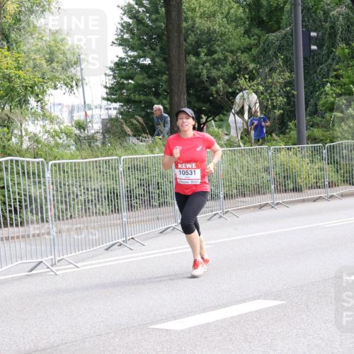 08.06.2024 - REWE Women's Run Strokosch-Dieckow http://msf.ph/oto/6258935 09.06.2024 09:57:57 Laufen 10531 meine-sportfotos.de
