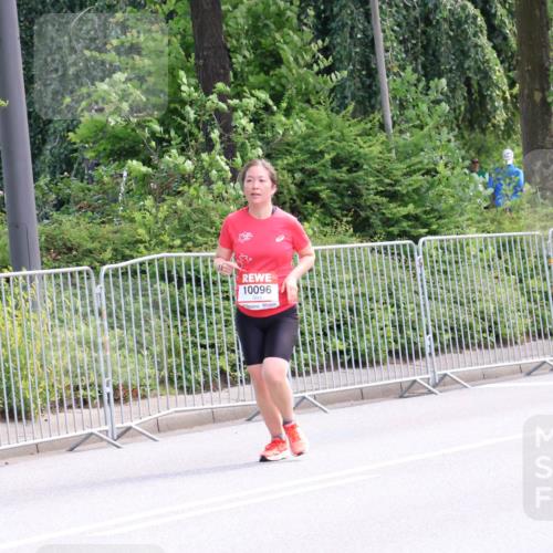 08.06.2024 - REWE Women's Run Strokosch-Dieckow http://msf.ph/oto/6258940 09.06.2024 09:58:00 Laufen 10096 meine-sportfotos.de