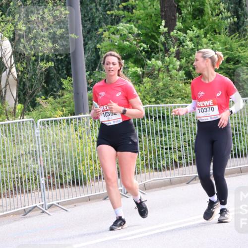 08.06.2024 - REWE Women's Run Strokosch-Dieckow http://msf.ph/oto/6258949 09.06.2024 09:58:07 Laufen 10352, 10370 meine-sportfotos.de