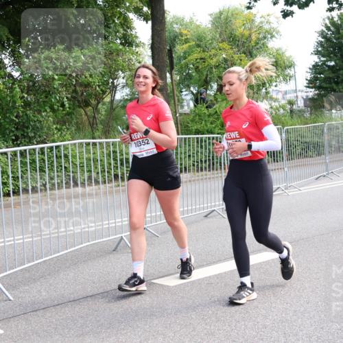 08.06.2024 - REWE Women's Run Strokosch-Dieckow http://msf.ph/oto/6258956 09.06.2024 09:58:13 Laufen 10352 meine-sportfotos.de