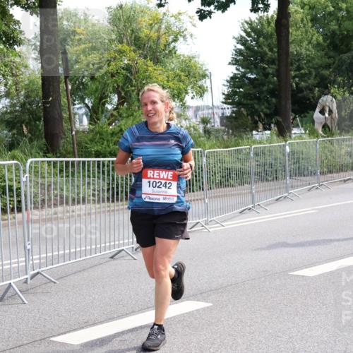 08.06.2024 - REWE Women's Run Strokosch-Dieckow http://msf.ph/oto/6259029 09.06.2024 09:58:36 Laufen 10242, 10549 meine-sportfotos.de
