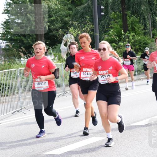 08.06.2024 - REWE Women's Run Strokosch-Dieckow http://msf.ph/oto/6259040 09.06.2024 09:58:39 Laufen 10412, 1049, 10138, 10179, 10205, 1064, 10481, 10191, 10589 meine-sportfotos.de