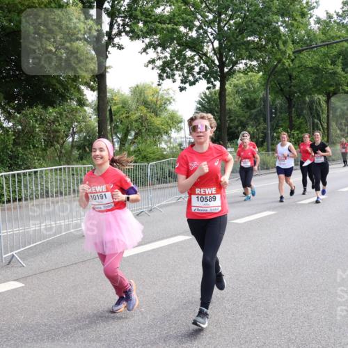 08.06.2024 - REWE Women's Run Strokosch-Dieckow http://msf.ph/oto/6259072 09.06.2024 09:58:46 Laufen 642, 10191, 10589, 10157, 10102, 10437 meine-sportfotos.de