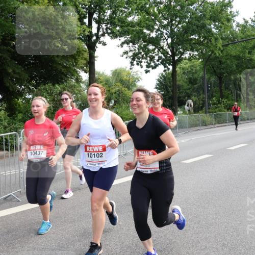 08.06.2024 - REWE Women's Run Strokosch-Dieckow http://msf.ph/oto/6259084 09.06.2024 09:58:49 Laufen 10007, 10437, 10102 meine-sportfotos.de