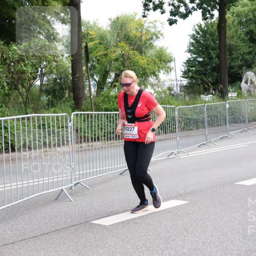 08.06.2024 - REWE Women's Run Strokosch-Dieckow http://msf.ph/oto/6259091 09.06.2024 09:58:55 Laufen 10227 meine-sportfotos.de