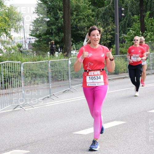 08.06.2024 - REWE Women's Run Strokosch-Dieckow http://msf.ph/oto/6259156 09.06.2024 09:59:27 Laufen 10534, 10359, 10789, 392, 10158 meine-sportfotos.de