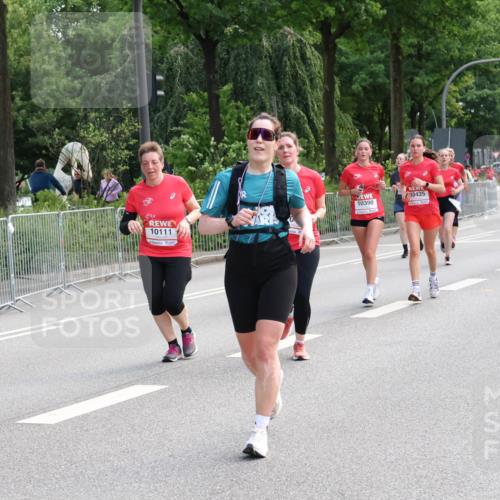 08.06.2024 - REWE Women's Run Strokosch-Dieckow http://msf.ph/oto/6259200 09.06.2024 09:59:42 Laufen 10111, 10425, 10390 meine-sportfotos.de