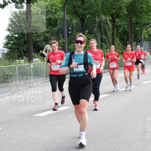 08.06.2024 - REWE Women's Run Strokosch-Dieckow http://msf.ph/oto/6259204 09.06.2024 09:59:43 Laufen 10111, 400, 10390, 10425 meine-sportfotos.de
