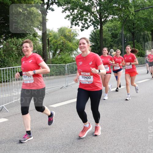 08.06.2024 - REWE Women's Run Strokosch-Dieckow http://msf.ph/oto/6259217 09.06.2024 09:59:45 Laufen 1425, 101, 10400, 390, 10702 meine-sportfotos.de