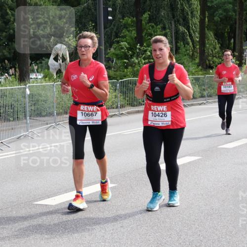 08.06.2024 - REWE Women's Run Strokosch-Dieckow http://msf.ph/oto/6259261 09.06.2024 09:59:56 Laufen 10667, 10426, 10183 meine-sportfotos.de