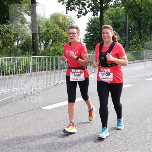 08.06.2024 - REWE Women's Run Strokosch-Dieckow http://msf.ph/oto/6259267 09.06.2024 09:59:58 Laufen 10667, 10426, 10183 meine-sportfotos.de