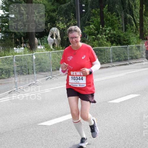 08.06.2024 - REWE Women's Run Strokosch-Dieckow http://msf.ph/oto/6259290 09.06.2024 10:00:07 Laufen 10344 meine-sportfotos.de