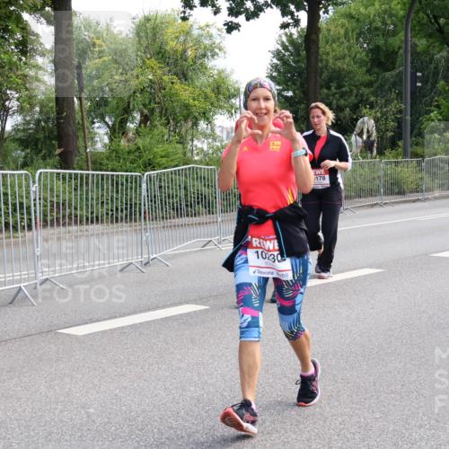 08.06.2024 - REWE Women's Run Strokosch-Dieckow http://msf.ph/oto/6259862 09.06.2024 10:00:20 Laufen 37, 178, 10230 meine-sportfotos.de