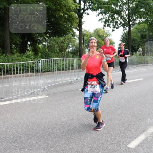 08.06.2024 - REWE Women's Run Strokosch-Dieckow http://msf.ph/oto/6259864 09.06.2024 10:00:20 Laufen 10230, 364, 10178 meine-sportfotos.de