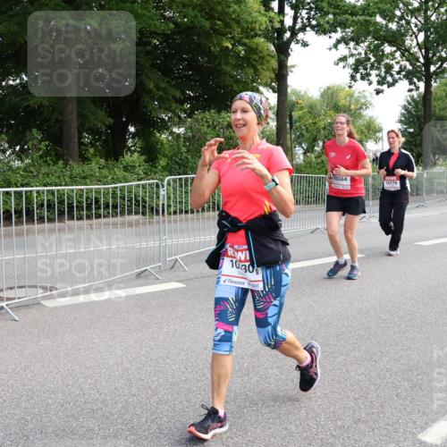 08.06.2024 - REWE Women's Run Strokosch-Dieckow http://msf.ph/oto/6259866 09.06.2024 10:00:20 Laufen 1030, 10364, 10178 meine-sportfotos.de