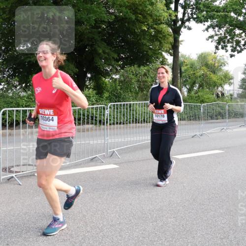 08.06.2024 - REWE Women's Run Strokosch-Dieckow http://msf.ph/oto/6259870 09.06.2024 10:00:22 Laufen 10364, 10178 meine-sportfotos.de