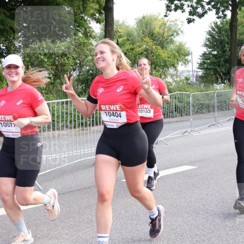 08.06.2024 - REWE Women's Run Strokosch-Dieckow http://msf.ph/oto/6259900 09.06.2024 10:00:40 Laufen 10153, 10404, 10077, 10, 0464 meine-sportfotos.de