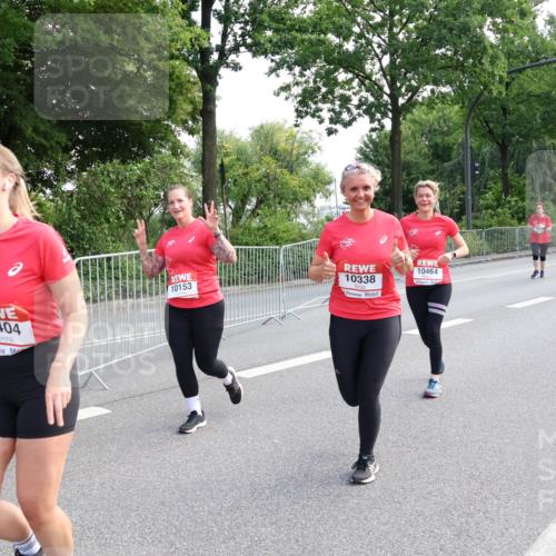 08.06.2024 - REWE Women's Run Strokosch-Dieckow http://msf.ph/oto/6259904 09.06.2024 10:00:40 Laufen 10404, 10153, 10464, 10338 meine-sportfotos.de
