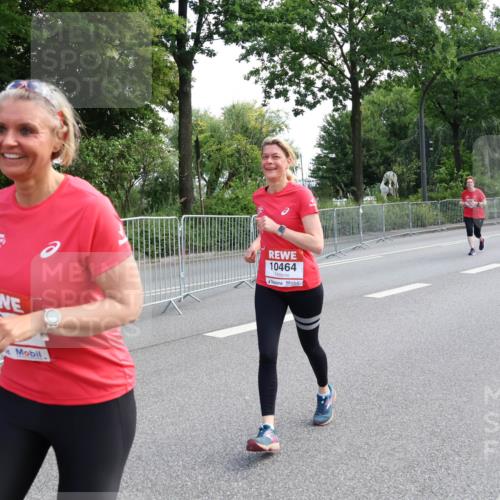 08.06.2024 - REWE Women's Run Strokosch-Dieckow http://msf.ph/oto/6259910 09.06.2024 10:00:41 Laufen 153, 10464 meine-sportfotos.de