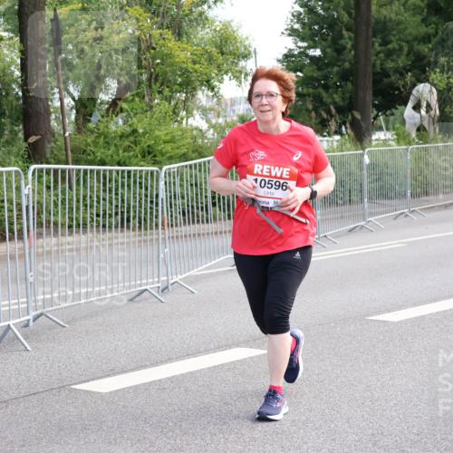 08.06.2024 - REWE Women's Run Strokosch-Dieckow http://msf.ph/oto/6259916 09.06.2024 10:00:45 Laufen 10596 meine-sportfotos.de