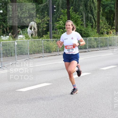 08.06.2024 - REWE Women's Run Strokosch-Dieckow http://msf.ph/oto/6259928 09.06.2024 10:00:53 Laufen 10779, 10672, 10721 meine-sportfotos.de