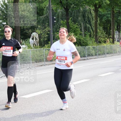 08.06.2024 - REWE Women's Run Strokosch-Dieckow http://msf.ph/oto/6259934 09.06.2024 10:00:55 Laufen 0433, 10672, 1, 10721 meine-sportfotos.de