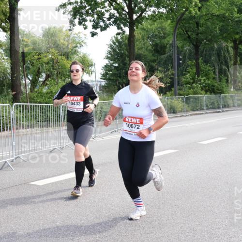 08.06.2024 - REWE Women's Run Strokosch-Dieckow http://msf.ph/oto/6259936 09.06.2024 10:00:56 Laufen 10433, 10672, 10721 meine-sportfotos.de