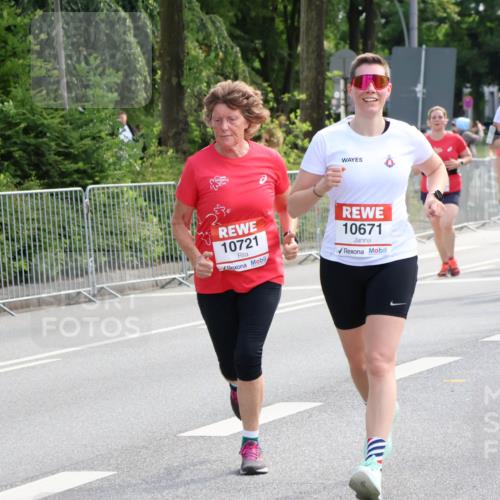 08.06.2024 - REWE Women's Run Strokosch-Dieckow http://msf.ph/oto/6259941 09.06.2024 10:00:58 Laufen 10673, 10721, 10671 meine-sportfotos.de