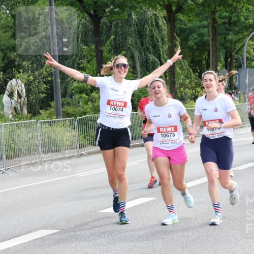 08.06.2024 - REWE Women's Run Strokosch-Dieckow http://msf.ph/oto/6259959 09.06.2024 10:01:05 Laufen 10674, 10673, 20670, 10159, 10742 meine-sportfotos.de
