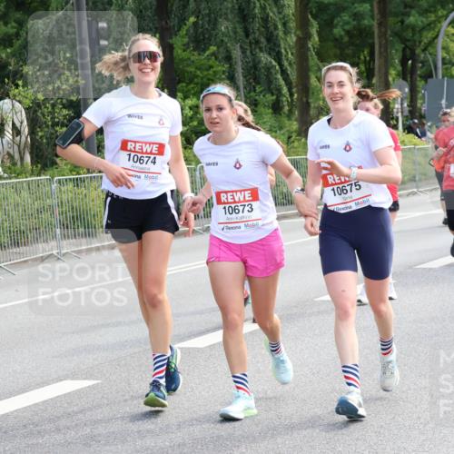 08.06.2024 - REWE Women's Run Strokosch-Dieckow http://msf.ph/oto/6259961 09.06.2024 10:01:05 Laufen 10674, 10673, 10675, 10742, 10159 meine-sportfotos.de