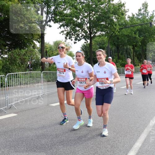 08.06.2024 - REWE Women's Run Strokosch-Dieckow http://msf.ph/oto/6259970 09.06.2024 10:01:07 Laufen 10674, 10673, 106, 10159, 10037 meine-sportfotos.de