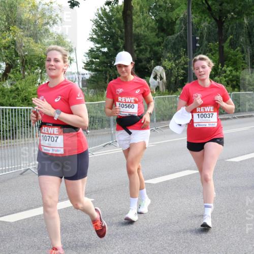 08.06.2024 - REWE Women's Run Strokosch-Dieckow http://msf.ph/oto/6259974 09.06.2024 10:01:08 Laufen 10707, 10560, 10037, 10159 meine-sportfotos.de