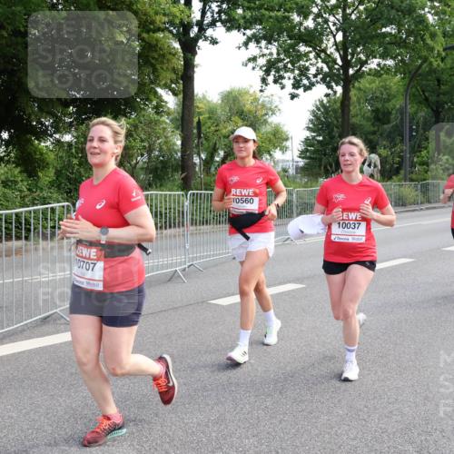 08.06.2024 - REWE Women's Run Strokosch-Dieckow http://msf.ph/oto/6259979 09.06.2024 10:01:09 Laufen 10707, 0560, 10037, 10159 meine-sportfotos.de