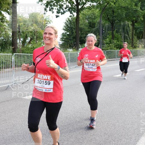 08.06.2024 - REWE Women's Run Strokosch-Dieckow http://msf.ph/oto/6259986 09.06.2024 10:01:11 Laufen 10159, 10742, 10741 meine-sportfotos.de