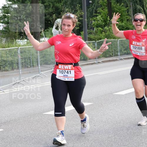 08.06.2024 - REWE Women's Run Strokosch-Dieckow http://msf.ph/oto/6259993 09.06.2024 10:01:12 Laufen 10741, 10188 meine-sportfotos.de