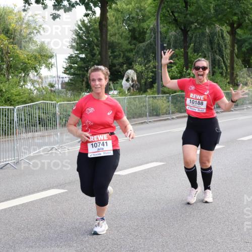 08.06.2024 - REWE Women's Run Strokosch-Dieckow http://msf.ph/oto/6259995 09.06.2024 10:01:13 Laufen 10741, 10188 meine-sportfotos.de