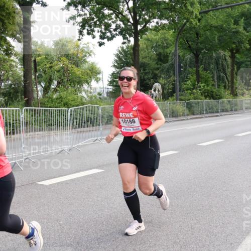 08.06.2024 - REWE Women's Run Strokosch-Dieckow http://msf.ph/oto/6260002 09.06.2024 10:01:14 Laufen 10741, 10188 meine-sportfotos.de