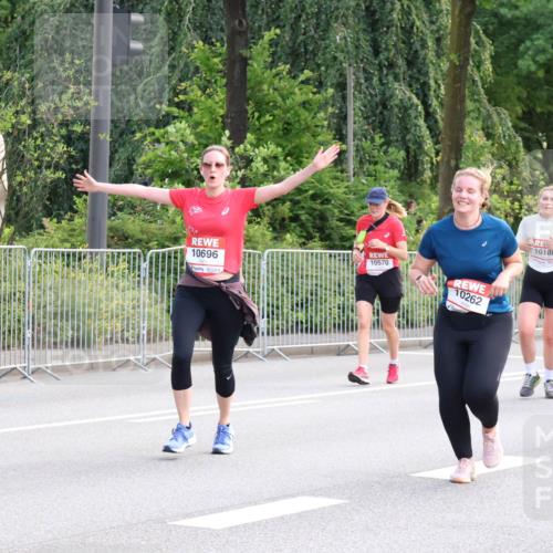 08.06.2024 - REWE Women's Run Strokosch-Dieckow http://msf.ph/oto/6260004 09.06.2024 10:01:18 Laufen 10696, 10570, 10262, 10202, 10180 meine-sportfotos.de