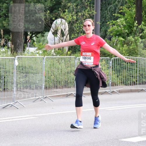 08.06.2024 - REWE Women's Run Strokosch-Dieckow http://msf.ph/oto/6260006 09.06.2024 10:01:19 Laufen 10696, 10570, 102 meine-sportfotos.de