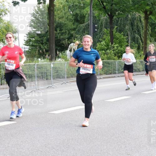 08.06.2024 - REWE Women's Run Strokosch-Dieckow http://msf.ph/oto/6260014 09.06.2024 10:01:21 Laufen 10262, 10696, 10202, 10356 meine-sportfotos.de