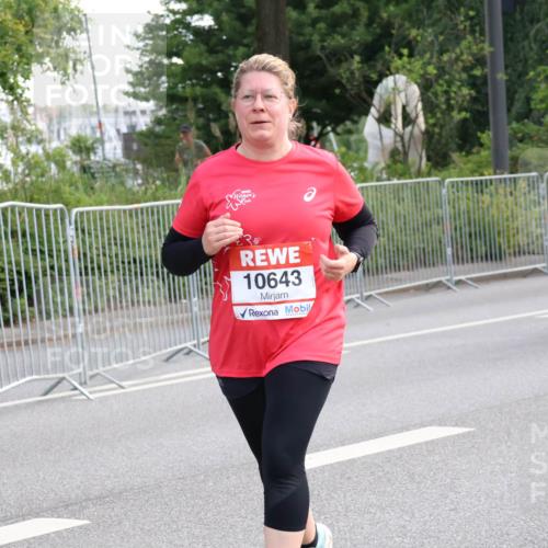 08.06.2024 - REWE Women's Run Strokosch-Dieckow http://msf.ph/oto/6260062 09.06.2024 10:01:43 Laufen 10643, 10196, 10194 meine-sportfotos.de