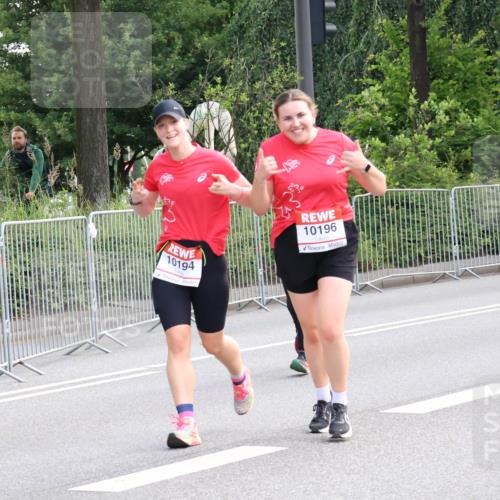 08.06.2024 - REWE Women's Run Strokosch-Dieckow http://msf.ph/oto/6260071 09.06.2024 10:01:45 Laufen 10194, 10196 meine-sportfotos.de
