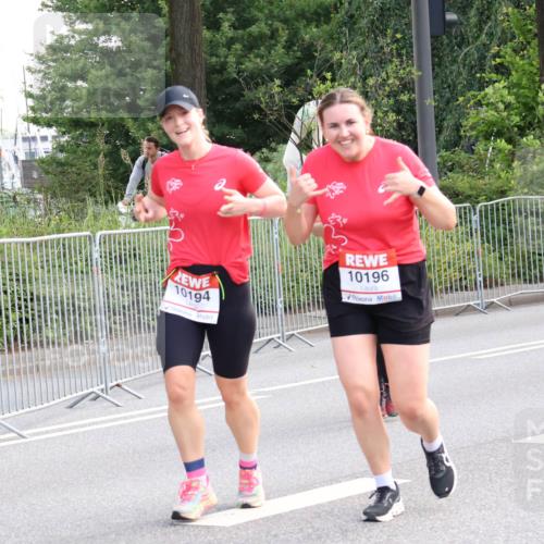 08.06.2024 - REWE Women's Run Strokosch-Dieckow http://msf.ph/oto/6260075 09.06.2024 10:01:46 Laufen 10194, 10196 meine-sportfotos.de
