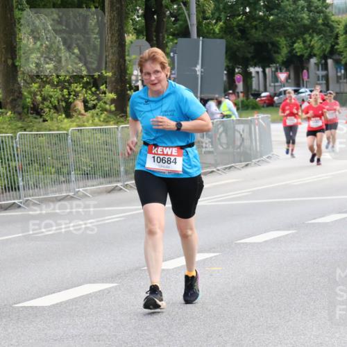 08.06.2024 - REWE Women's Run Strokosch-Dieckow http://msf.ph/oto/6260096 09.06.2024 10:01:54 Laufen 10684 meine-sportfotos.de