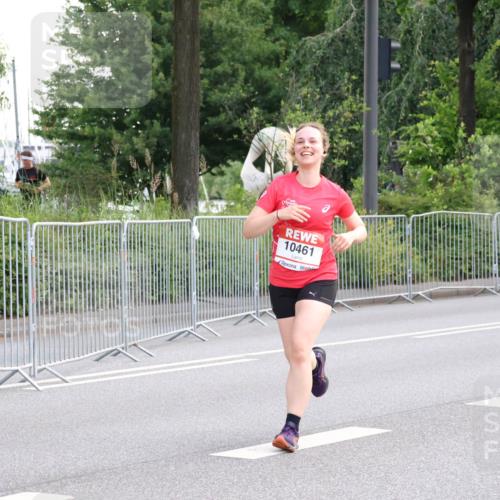 08.06.2024 - REWE Women's Run Strokosch-Dieckow http://msf.ph/oto/6260112 09.06.2024 10:02:07 Laufen 10461 meine-sportfotos.de