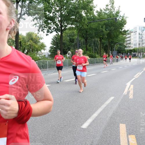 08.06.2024 - REWE Women's Run Strokosch-Dieckow http://msf.ph/oto/6260134 09.06.2024 10:02:15 Laufen 10192, 10031, 10574 meine-sportfotos.de