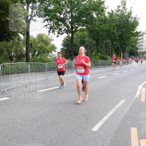 08.06.2024 - REWE Women's Run Strokosch-Dieckow http://msf.ph/oto/6260136 09.06.2024 10:02:16 Laufen 10031, 10574 meine-sportfotos.de
