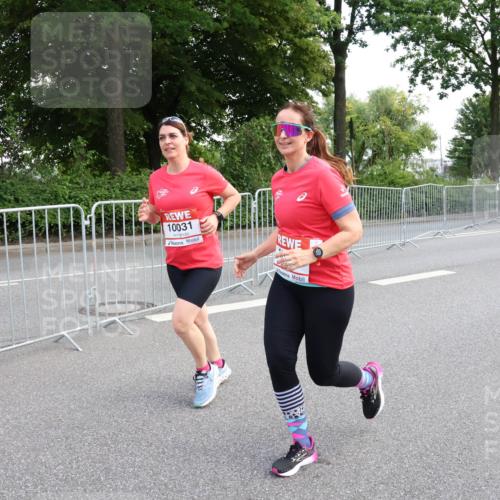 08.06.2024 - REWE Women's Run Strokosch-Dieckow http://msf.ph/oto/6260143 09.06.2024 10:02:18 Laufen 10031 meine-sportfotos.de