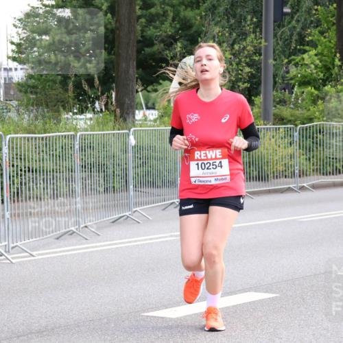 08.06.2024 - REWE Women's Run Strokosch-Dieckow http://msf.ph/oto/6260148 09.06.2024 10:02:20 Laufen 10254 meine-sportfotos.de
